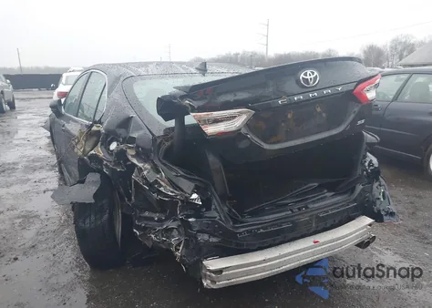 2020 Toyota Camry Se z USA, uszkodzony, nr VIN 4T1G11AK6LU866313